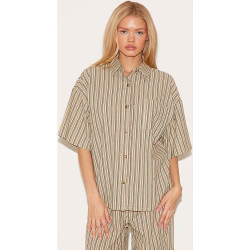 Chemise oversize à fines rayures et manches courtes | Taille 34 - PrettyLittleThing - Modalova