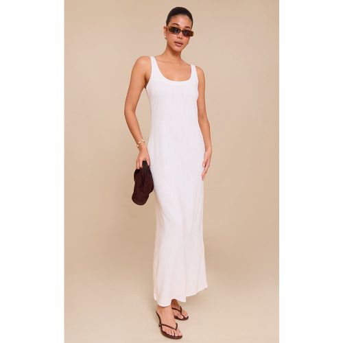 Robe longue texturée blanche à col rond | Taille 42 - PrettyLittleThing - Modalova