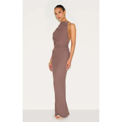 Petite Robe longue à dos nu ouvert - PrettyLittleThing - Modalova