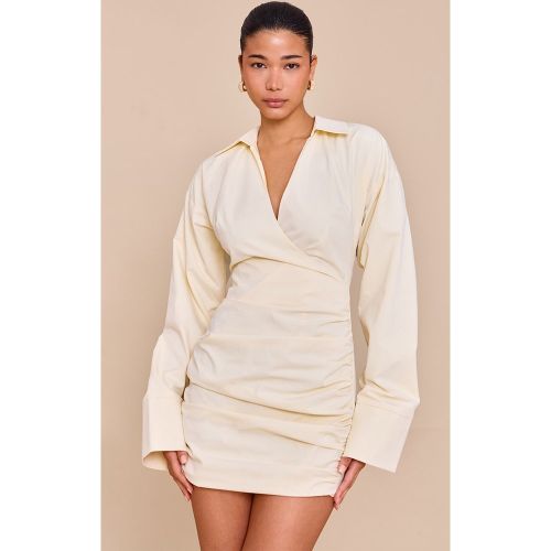 Robe chemise à décolleté et manchettes larges - PrettyLittleThing - Modalova