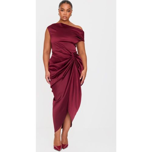 Plus Robe mi-longue satinée drapée à épaules dénudées - PrettyLittleThing - Modalova