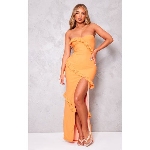 Robe longue bustier à fente et volants - PrettyLittleThing - Modalova