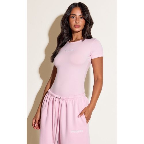 Petite Body imprimé "" à manches courtes | Taille Large - PrettyLittleThing - Modalova