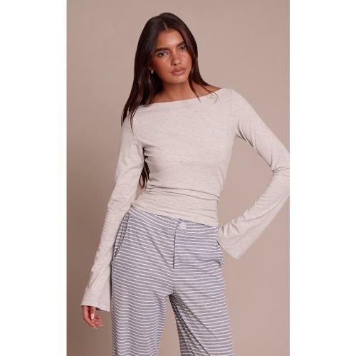 Top en coton doux à col bateau et manches longues evasées | Taille 38 - PrettyLittleThing - Modalova