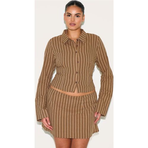 Plus Chemise ajustée à fines rayures | Taille 48 - PrettyLittleThing - Modalova