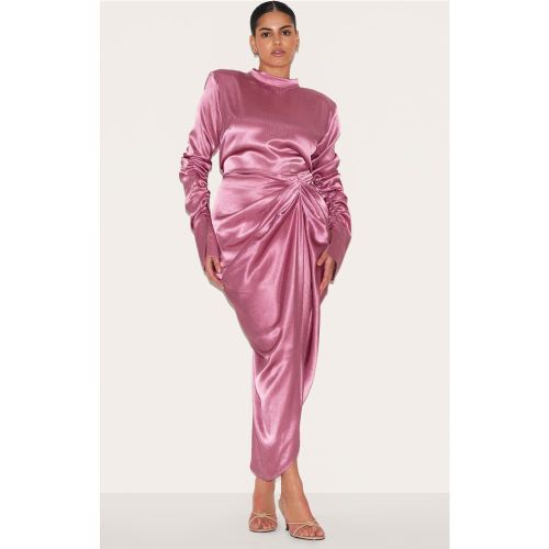 Plus Robe mi-longue satinée à détail froncé et col montant - PrettyLittleThing - Modalova