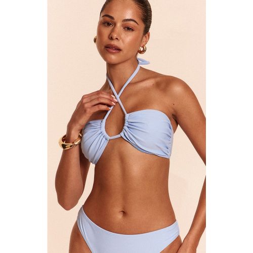 Haut de maillot de bain froncé à dos nu - PrettyLittleThing - Modalova
