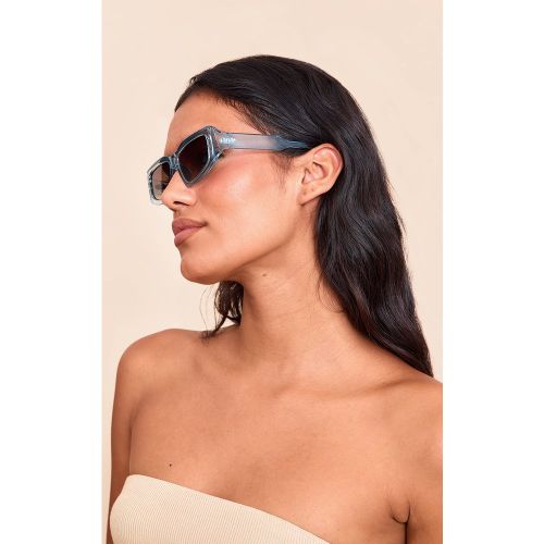 Lunettes de soleil carrées angulaires cristalisées - PrettyLittleThing - Modalova