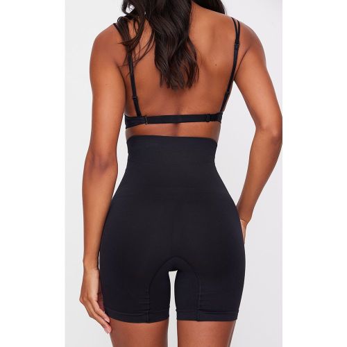 Short gainant à taille haute | Taille Large - PrettyLittleThing - Modalova