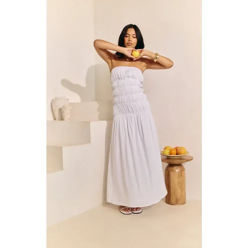 Robe bustier longue blanche froncée - PrettyLittleThing - Modalova