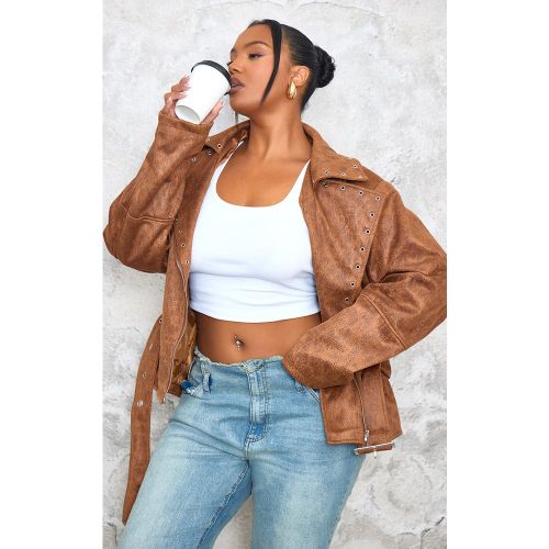Plus Veste en PU délavé à ceinture et détails en métal - PrettyLittleThing - Modalova