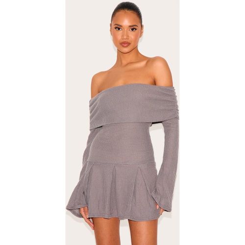 Robe droite gaufrée texturée plissée à col bardot - PrettyLittleThing - Modalova