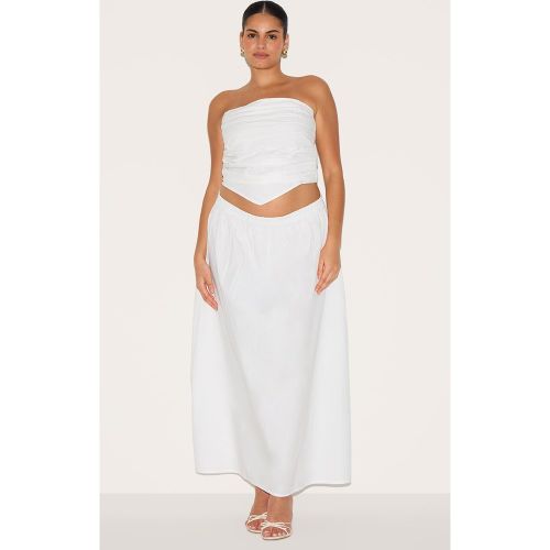Jupe mi-longue trapèze Plus White en popeline de coton - PrettyLittleThing - Modalova