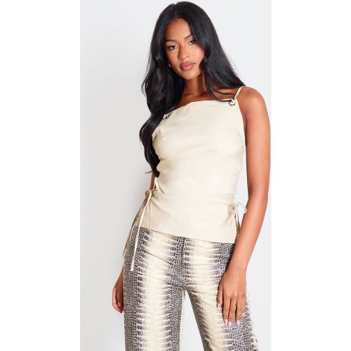 Tall Top en PU ouvert dans le dos - PrettyLittleThing - Modalova