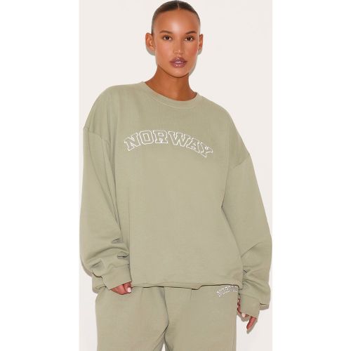 Plus Sweat deluxe brodé "Norway" - PrettyLittleThing - Modalova