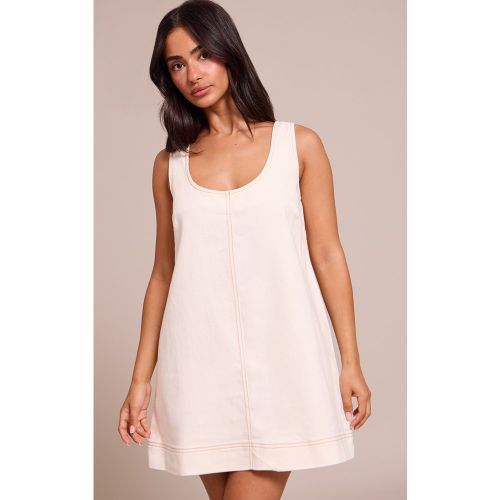 Petite Mini robe trapèze en jean écru sans manches | Taille 30 - PrettyLittleThing - Modalova