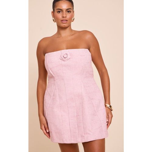 Plus Robe Camellia trapèze bouclée deluxe - PrettyLittleThing - Modalova