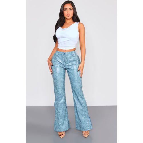 Petite Pantalon droit en PU à lacets - PrettyLittleThing - Modalova