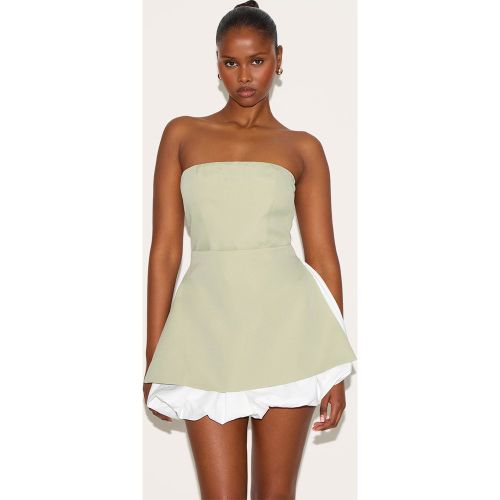 Robe de tailleur bustier droite à ourlet bouffant - PrettyLittleThing - Modalova