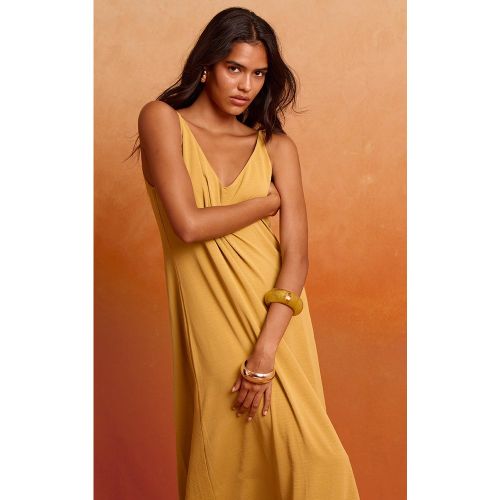 Robe longue fluide tissée profond à dos échancré - PrettyLittleThing - Modalova