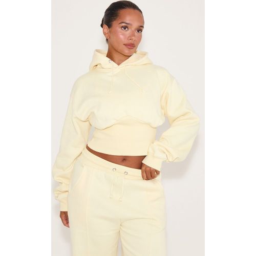 Shape Hoodie court en sweat à taille froncée | Taille 36 - PrettyLittleThing - Modalova