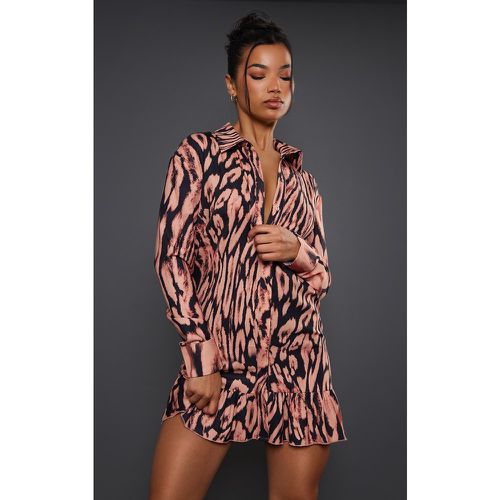 Robe chemise imprimé léopard à manchettes et ourlet volanté - PrettyLittleThing - Modalova