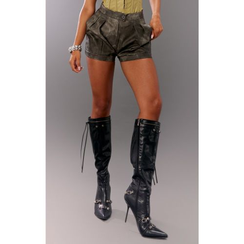 Short délavé et plissé | Taille 32 - PrettyLittleThing - Modalova