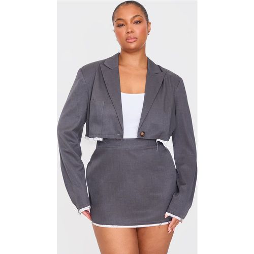 Plus Blazer court anthracite à bordures contrastantes - PrettyLittleThing - Modalova