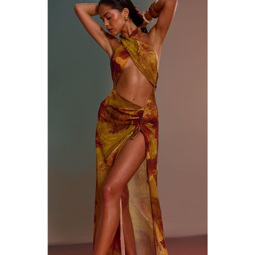 Robe de plage longue en mousseline de soie imprimé abstrait à dos nu - PrettyLittleThing - Modalova