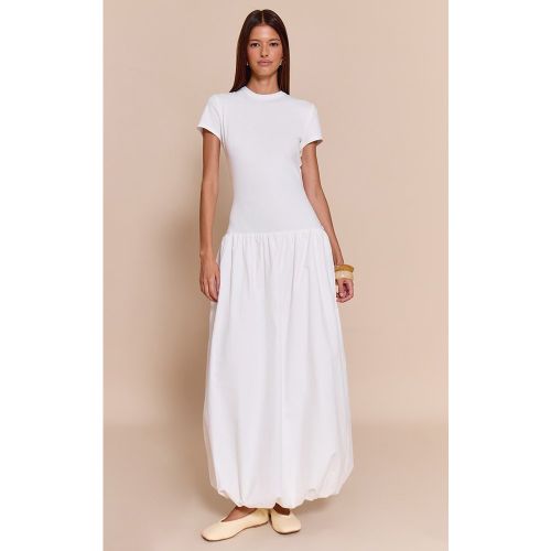 Robe T-shirt longue blanche à taille tombante et ourlet bouffant | Taille 38 - PrettyLittleThing - Modalova