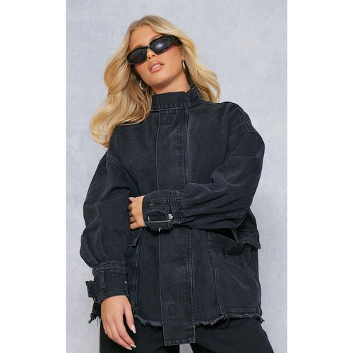Veste en jean délavage noir à détail boucle et ourlet élimé - PrettyLittleThing - Modalova