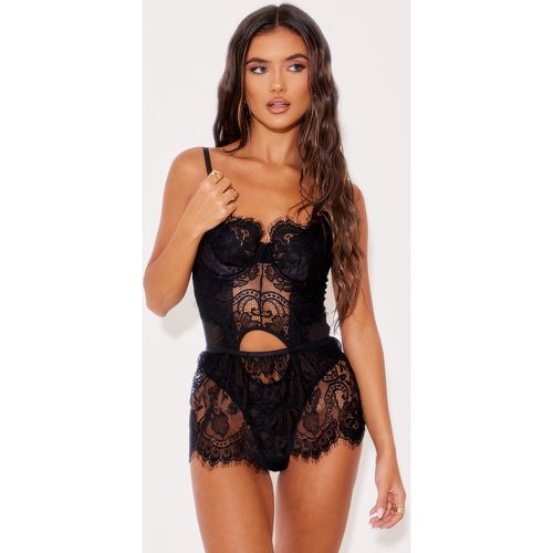 Ensemble de lingerie jarretière à body & jupe en dentelle - PrettyLittleThing - Modalova