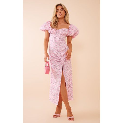 Robe mi-longue froncée satinée fleuri à corset et manches bouffantes - PrettyLittleThing - Modalova