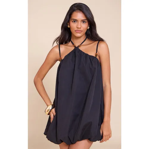 Robe bouffante à dos nu et perles - PrettyLittleThing - Modalova