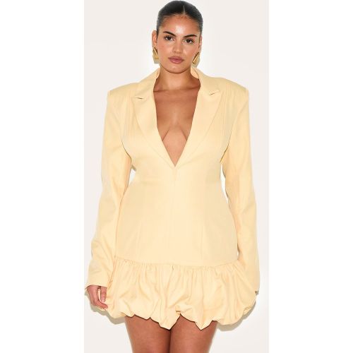 Plus Robe blazer à décolleté et ourlet bouffant - PrettyLittleThing - Modalova