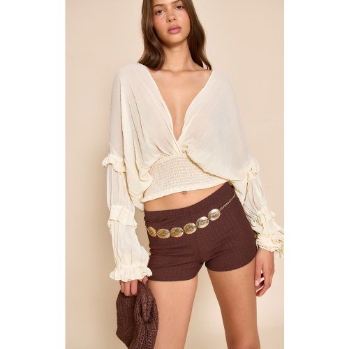 Blouse en mousseline de soie à décolleté et volants - PrettyLittleThing - Modalova