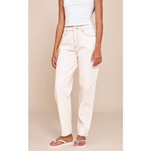 Jean mom écru à taille haute - PrettyLittleThing - Modalova