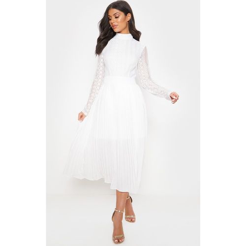 Robe mi-longue plissée blanche à dentelle - PrettyLittleThing - Modalova