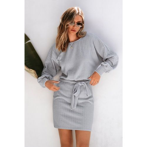 Robe à col scoop et ceinture grise - CUPSHE - Modalova