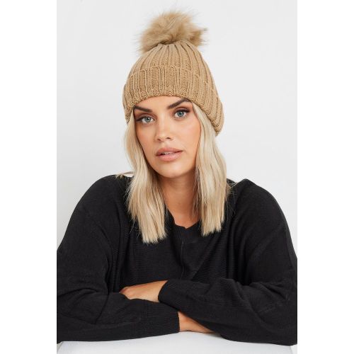Bonnet À Pompon En Fausse Fourrure Beige Et Marronsize One Size - Yours - Modalova