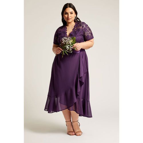 Robe Midi Violette Dentelle Cachecoeur , Grande Taille & Courbes - Yours London - Modalova