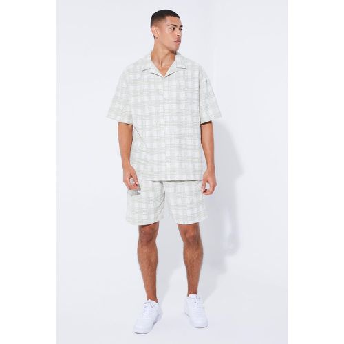 Ensemble oversize avec chemise et short - Boohooman - Modalova