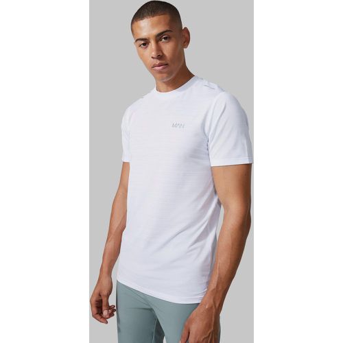 T-shirt de sport léger performance - MAN Active homme - S - Boohooman - Modalova