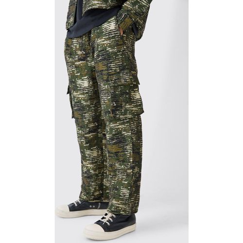 Pantalon cargo large texturé à imprimé camouflage - 28 - Boohooman - Modalova