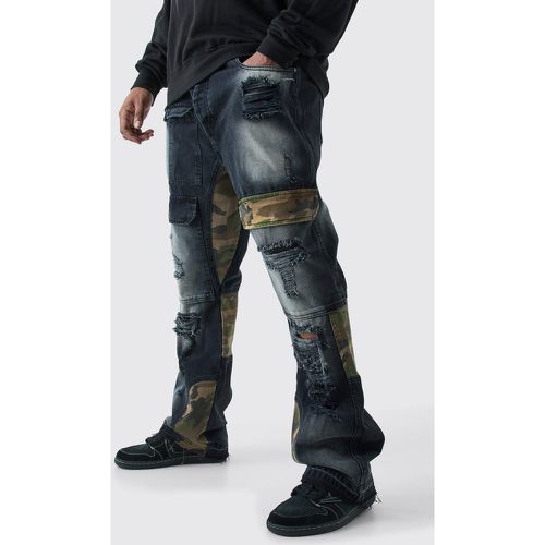Plus Slim Rigid Flare Camo Repair Cargo Jeans homme - Boohooman - Modalova