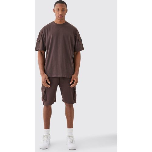Man Oversized Cargo T-shirt And Slim Short Set - Boohooman - Modalova