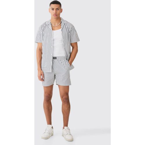 Short Sleeve Oversized Stripe Hem Pocket Shirt - Boohooman - Modalova