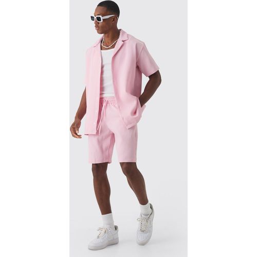 Ensemble oversize plissé avec chemise à manches courtes et short - S - Boohooman - Modalova