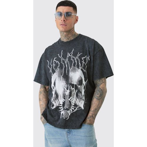 Tall Distressed Oversized Acid Wash Gothic Print T-shirt - Boohooman - Modalova