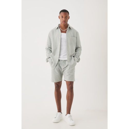 Ensemble rayé en tissu crêpe avec surchemise et short - M - Boohooman - Modalova